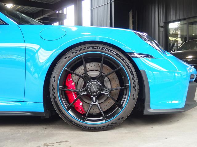 ９１１ ９１１ＧＴ３　スポクロ　フロントリフティング　ＬＥＤヘッドライト　２０／２１鍛造アルミホイール　Ｒａｃｅ－Ｔｅｘステアリング　Ｒａｃｅ－Ｔｅｘルーフライニング　ハーフレザーシート　シートヒーター　クルコン　アップルカープレイ（24枚目）