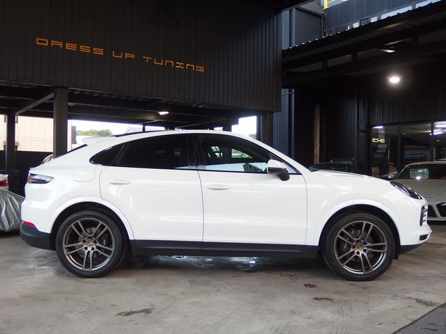 カイエンクーペ ベースグレード　スポクロＰＫＧ　純正２１ｉｎアルミ　パノラマサンルーフ　アダプティブクルコン　全方位カメラ　パワーテールゲート　ポルシェエントリドライブ　シートヒーター　シートメモリー　レーンチェンジアシスト　レーンキープアシスト（8枚目）