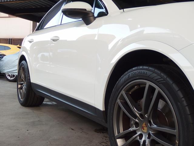 カイエンクーペ ベースグレード　スポクロＰＫＧ　純正２１ｉｎアルミ　パノラマサンルーフ　アダプティブクルコン　全方位カメラ　パワーテールゲート　ポルシェエントリドライブ　シートヒーター　シートメモリー　レーンチェンジアシスト　レーンキープアシスト（18枚目）