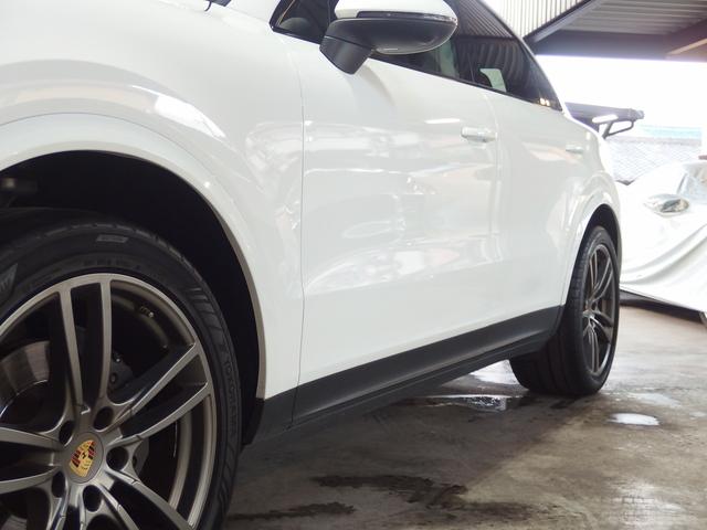 カイエンクーペ ベースグレード　スポクロＰＫＧ　純正２１ｉｎアルミ　パノラマサンルーフ　アダプティブクルコン　全方位カメラ　パワーテールゲート　ポルシェエントリドライブ　シートヒーター　シートメモリー　レーンチェンジアシスト　レーンキープアシスト（19枚目）