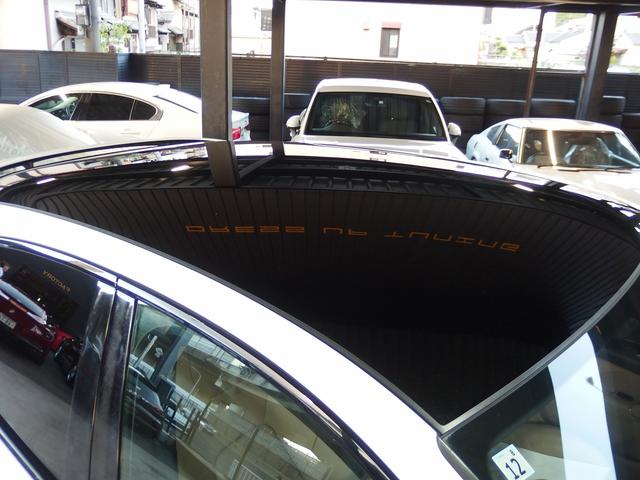 カイエンクーペ ベースグレード　スポクロＰＫＧ　純正２１ｉｎアルミ　パノラマサンルーフ　アダプティブクルコン　全方位カメラ　パワーテールゲート　ポルシェエントリドライブ　シートヒーター　シートメモリー　レーンチェンジアシスト　レーンキープアシスト（25枚目）