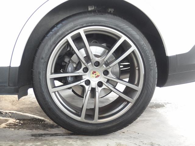 カイエンクーペ ベースグレード　スポクロＰＫＧ　純正２１ｉｎアルミ　パノラマサンルーフ　アダプティブクルコン　全方位カメラ　パワーテールゲート　ポルシェエントリドライブ　シートヒーター　シートメモリー　レーンチェンジアシスト　レーンキープアシスト（29枚目）