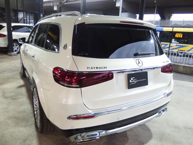 GLS GLS600 4マチック 23inアルミ マイバッハクロームPKG 電動格納式ランニングボード 全席シートヒータ 全席シートエアコン 温冷機能付カップホルダー クーリングボックス ブルメスター リアエンターテイメントシステム(10枚目)