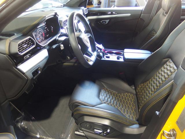 ウルス ハイウェイアシスタンスPKG パノラマルーフ スタイルPKG アーバンロードアシスタンスPKG ブランディングパック アンビエントライトPKG シートヒーター シートエアコン ナイトビジョン(33枚目)