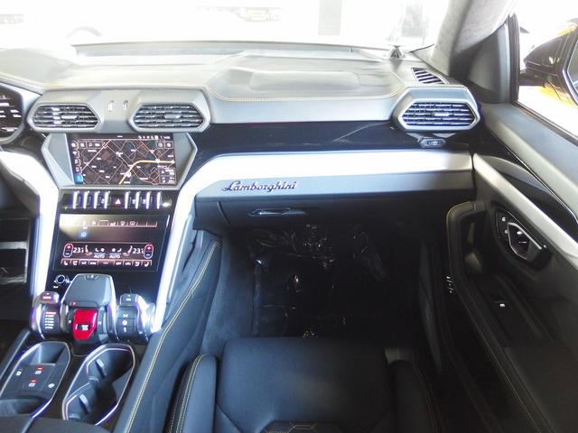 ウルス ハイウェイアシスタンスPKG パノラマルーフ スタイルPKG アーバンロードアシスタンスPKG ブランディングパック アンビエントライトPKG シートヒーター シートエアコン ナイトビジョン(35枚目)