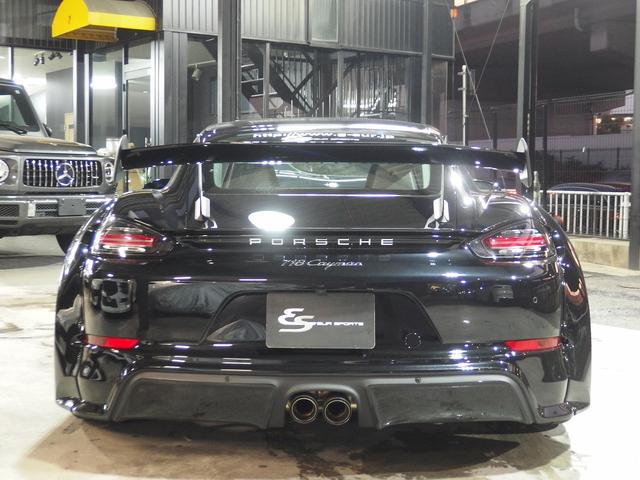 ７１８ケイマン ７１８ケイマン　ＥＵＲ－ＧＴワイドボディ　２１ｉｎアルミ　社外バルブ付マフラー　社外リアウィング　社外ダウンサス　キセノンヘッドライト　オートライト　電格ミラー　ブラックレザーシート　ＰＣＭ（10枚目）