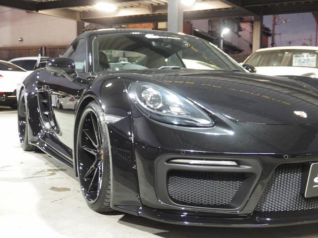７１８ケイマン ７１８ケイマン　ＥＵＲ－ＧＴワイドボディ　２１ｉｎアルミ　社外バルブ付マフラー　社外リアウィング　社外ダウンサス　キセノンヘッドライト　オートライト　電格ミラー　ブラックレザーシート　ＰＣＭ（16枚目）