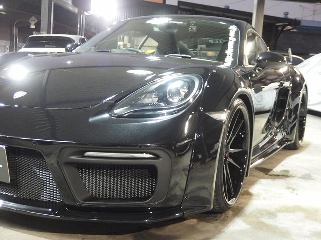 ７１８ケイマン ７１８ケイマン　ＥＵＲ－ＧＴワイドボディ　２１ｉｎアルミ　社外バルブ付マフラー　社外リアウィング　社外ダウンサス　キセノンヘッドライト　オートライト　電格ミラー　ブラックレザーシート　ＰＣＭ（17枚目）