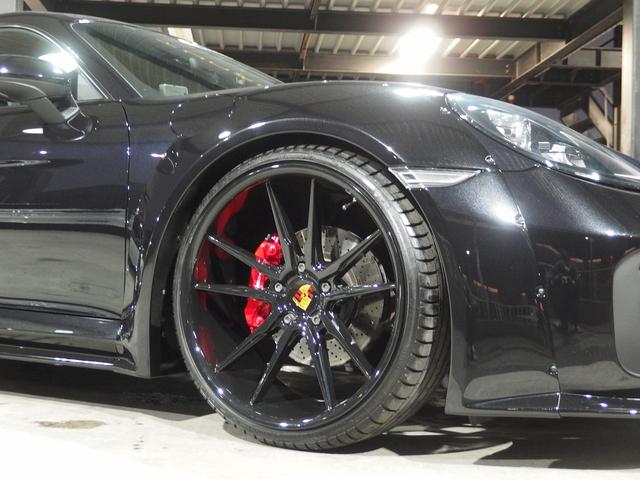 ７１８ケイマン ７１８ケイマン　ＥＵＲ－ＧＴワイドボディ　２１ｉｎアルミ　社外バルブ付マフラー　社外リアウィング　社外ダウンサス　キセノンヘッドライト　オートライト　電格ミラー　ブラックレザーシート　ＰＣＭ（25枚目）