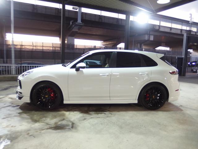 カイエン ＥＵＲ－ＧＴエアロ　２２ｉｎアルミ　ＥＳダウンサス　ＬＥＤヘッドライト　アダプティブクルコン　パークトロニック　ポルシェエントリドライブ　パワーテールゲート　シートヒーター　レーンチェンジアシスト　レーンキープアシスト（12枚目）