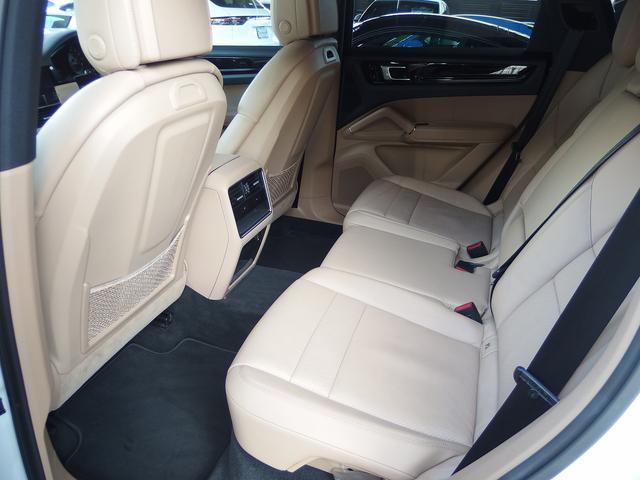 カイエン ＥＵＲ－ＧＴエアロ　２２ｉｎアルミ　ＥＳダウンサス　ＬＥＤヘッドライト　アダプティブクルコン　パークトロニック　ポルシェエントリドライブ　パワーテールゲート　シートヒーター　レーンチェンジアシスト　レーンキープアシスト（39枚目）