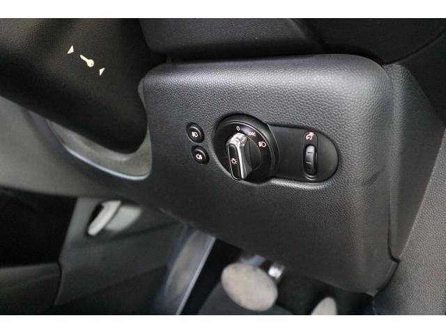MINI クーパーS 5ドア 禁煙ワンオーナー車 LEDヘッドライト アームレスト オプション16インチアルミ(25枚目)