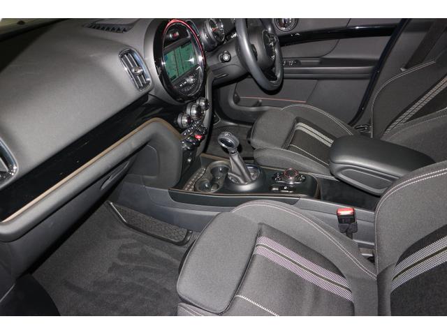 クーパーSD クロスオーバー オール4 禁煙車 LEDヘッドライト インテリジェントセーフティ アクティブクルーズコントロール 純正18インチブラックアルミ 純正ナビ バックモニター PDC ドライビングモード(4枚目)