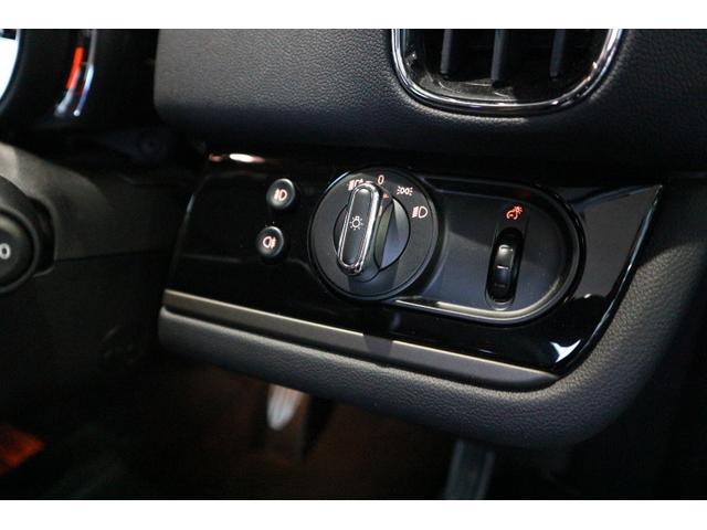 クーパーSD クロスオーバー オール4 禁煙車 LEDヘッドライト インテリジェントセーフティ アクティブクルーズコントロール 純正18インチブラックアルミ 純正ナビ バックモニター PDC ドライビングモード(30枚目)