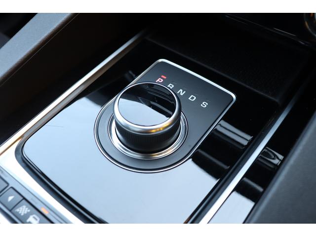 Ｆペイス Ｓ　禁煙車　ＬＥＤライト　アルカンタラコンビレザー　シートヒーター　純正ナビ地デジＴＶ　クリアランスソナー　ＥＴＣ　純正２０インチアルミ　オートトランク　クルーズコントロール　パドルシフト　ドラレコ（15枚目）