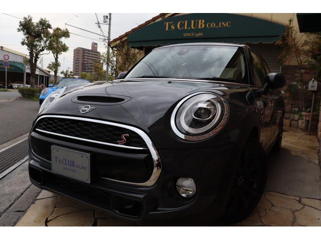 ＭＩＮＩ クーパーＳＤ　禁煙車　ＬＥＤライト　純正ＨＤＤナビ　ＡＣＣ　純正１７インチアルミ　ＰＤＣ　バックカメラ　ピアノブラックインテリアパネル　ドライブレコーダー　オートライト　マルチファンクションステアリング　ＥＴＣ（11枚目）