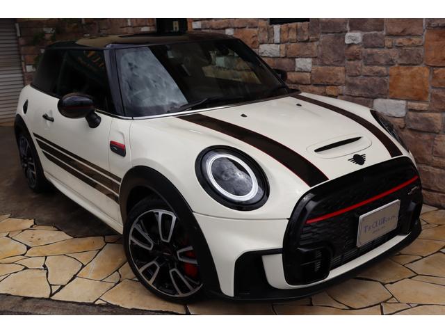 ＭＩＮＩ ジョンクーパーワークス　禁煙車　ＬＥＤライト　純正ＨＤＤナビ　ＡＣＣ　純正１８インチＡＷ　ＰＤＣ　ヘッドアップディスプレイ　ピアノブラックインテリアパネル　レースチップサブコンピューター　ＥＴＣ　リアスポイラー　ドラレコ前後（2枚目）