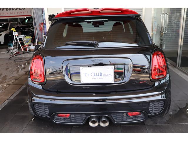 ＭＩＮＩ ジョンクーパーワークス　禁煙車　ＬＥＤライト　純正ＨＤＤナビ　アドバン１８インチ　ＫＷ車高調　レムスマフラー　ＰＤＣ　ＡＣＣ　マルチファンクションステアリング　ピアノブラックインテリアパネル　ビルトインミラーＥＴＣ　キーレス（47枚目）
