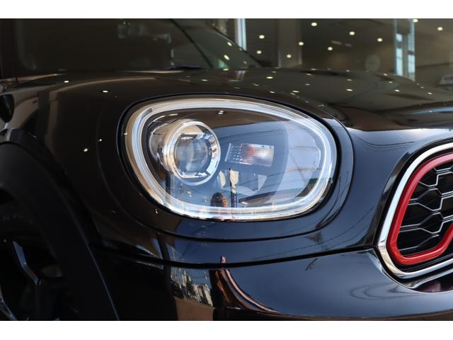 ＭＩＮＩ ジョンクーパーワークス　クロスオーバー　禁煙　ＬＥＤライト　純正ＨＤＤナビ　ビルシュタイン車高調　Ｒ‘ｓＲａｃｉｎｇフロントスポイラー　Ｘ２用１９インチアルミ　ＡＣＣ　ヘッドアップディスプレイ　コンフォートアクセス　リアＰＤＣ　バックカメラ（5枚目）