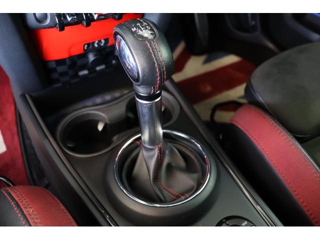 ＭＩＮＩ ジョンクーパーワークス　クロスオーバー　禁煙　ＬＥＤライト　純正ＨＤＤナビ　ビルシュタイン車高調　Ｒ‘ｓＲａｃｉｎｇフロントスポイラー　Ｘ２用１９インチアルミ　ＡＣＣ　ヘッドアップディスプレイ　コンフォートアクセス　リアＰＤＣ　バックカメラ（14枚目）
