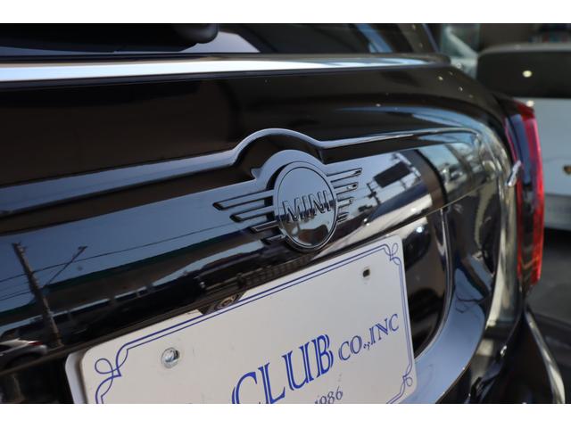 ＭＩＮＩ ジョンクーパーワークス　クロスオーバー　禁煙　ＬＥＤライト　純正ＨＤＤナビ　ビルシュタイン車高調　Ｒ‘ｓＲａｃｉｎｇフロントスポイラー　Ｘ２用１９インチアルミ　ＡＣＣ　ヘッドアップディスプレイ　コンフォートアクセス　リアＰＤＣ　バックカメラ（17枚目）