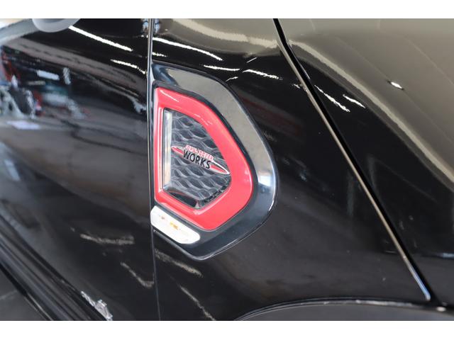 ＭＩＮＩ ジョンクーパーワークス　クロスオーバー　禁煙　ＬＥＤライト　純正ＨＤＤナビ　ビルシュタイン車高調　Ｒ‘ｓＲａｃｉｎｇフロントスポイラー　Ｘ２用１９インチアルミ　ＡＣＣ　ヘッドアップディスプレイ　コンフォートアクセス　リアＰＤＣ　バックカメラ（23枚目）