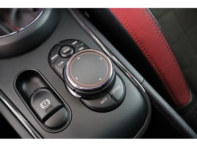ＭＩＮＩ ジョンクーパーワークス　クロスオーバー　禁煙　ＬＥＤライト　純正ＨＤＤナビ　ビルシュタイン車高調　Ｒ‘ｓＲａｃｉｎｇフロントスポイラー　Ｘ２用１９インチアルミ　ＡＣＣ　ヘッドアップディスプレイ　コンフォートアクセス　リアＰＤＣ　バックカメラ（39枚目）