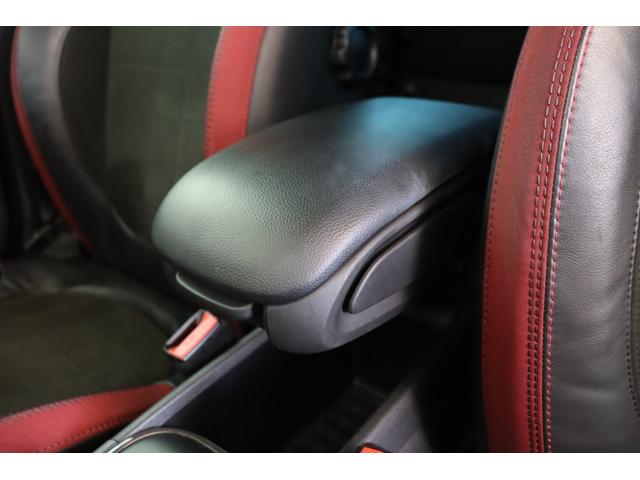 ＭＩＮＩ ジョンクーパーワークス　クロスオーバー　禁煙　ＬＥＤライト　純正ＨＤＤナビ　ビルシュタイン車高調　Ｒ‘ｓＲａｃｉｎｇフロントスポイラー　Ｘ２用１９インチアルミ　ＡＣＣ　ヘッドアップディスプレイ　コンフォートアクセス　リアＰＤＣ　バックカメラ（45枚目）