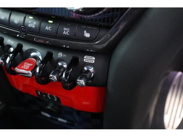 ＭＩＮＩ ジョンクーパーワークス　クロスオーバー　禁煙　ＬＥＤライト　純正ＨＤＤナビ　ビルシュタイン車高調　Ｒ‘ｓＲａｃｉｎｇフロントスポイラー　Ｘ２用１９インチアルミ　ＡＣＣ　ヘッドアップディスプレイ　コンフォートアクセス　リアＰＤＣ　バックカメラ（47枚目）