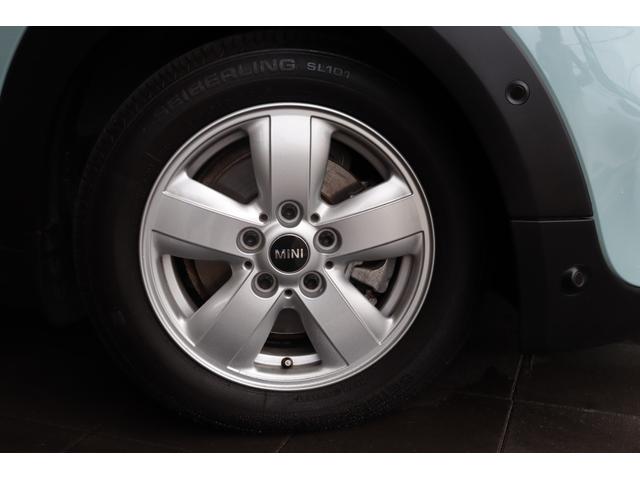 ＭＩＮＩ アイスブルーエディション　禁煙車　ＬＥＤライト　純正ＨＤＤナビ　バックカメラ　ＰＤＣ　純正１５インチアルミ　クロームラインエクステリア　マルチファンクションステアリング　ＥＴＣ　ＣＡＢＡＮＡシートカバー　マッドガード　キーレス（9枚目）