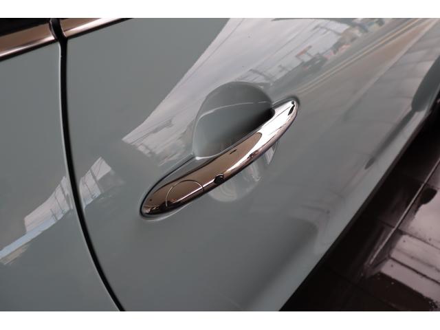 ＭＩＮＩ アイスブルーエディション　禁煙車　ＬＥＤライト　純正ＨＤＤナビ　バックカメラ　ＰＤＣ　純正１５インチアルミ　クロームラインエクステリア　マルチファンクションステアリング　ＥＴＣ　ＣＡＢＡＮＡシートカバー　マッドガード　キーレス（13枚目）