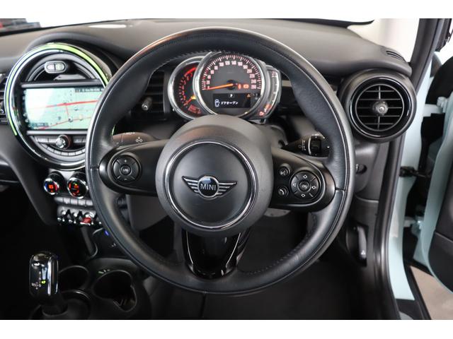 ＭＩＮＩ アイスブルーエディション　禁煙車　ＬＥＤライト　純正ＨＤＤナビ　バックカメラ　ＰＤＣ　純正１５インチアルミ　クロームラインエクステリア　マルチファンクションステアリング　ＥＴＣ　ＣＡＢＡＮＡシートカバー　マッドガード　キーレス（14枚目）