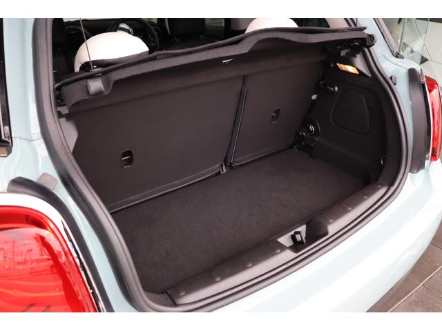 ＭＩＮＩ アイスブルーエディション　禁煙車　ＬＥＤライト　純正ＨＤＤナビ　バックカメラ　ＰＤＣ　純正１５インチアルミ　クロームラインエクステリア　マルチファンクションステアリング　ＥＴＣ　ＣＡＢＡＮＡシートカバー　マッドガード　キーレス（18枚目）
