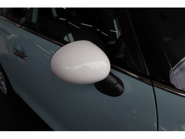 ＭＩＮＩ アイスブルーエディション　禁煙車　ＬＥＤライト　純正ＨＤＤナビ　バックカメラ　ＰＤＣ　純正１５インチアルミ　クロームラインエクステリア　マルチファンクションステアリング　ＥＴＣ　ＣＡＢＡＮＡシートカバー　マッドガード　キーレス（25枚目）