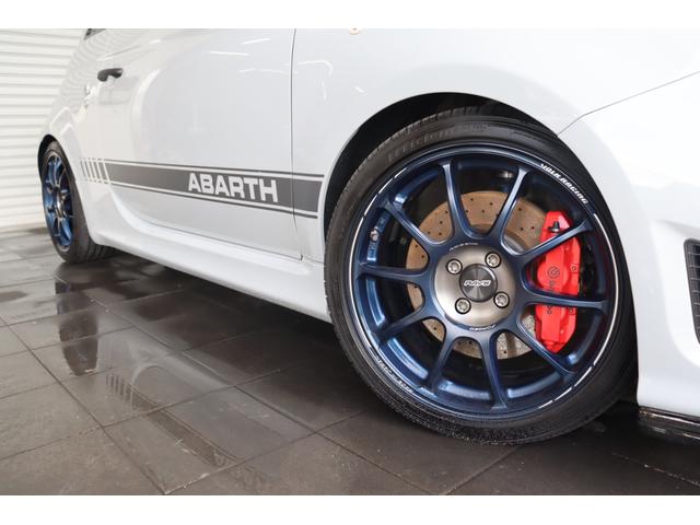 アバルト５９５ コンペティツィオーネ　禁煙　キセノン　ＨＫＳ車高調　ＲＡＹＳ１７インチ　Ｒ‘ｓＲａｃｉｎｇフロントスポイラー　クリアランスソナー　キーレス　ＥＴＣ　マルチファンクションステアリング　ドライブレコーダー　Ｆｏｒｇｅインテーク（10枚目）