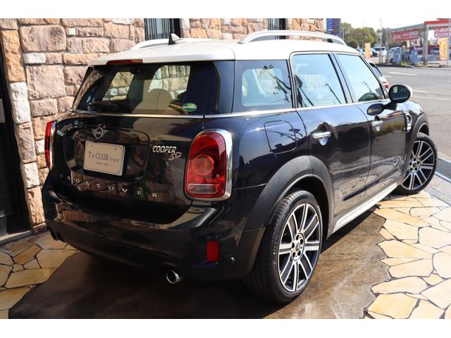 ＭＩＮＩ クーパーＳＤ　クロスオーバー　オール４　ユアーズパッケージ　ＬＥＤライト　ユアーズラウンジレザーシート　純正ＨＤＤナビ地デジＴＶ　ＡＣＣ　ＰＤＣ　コンフォートアクセス　ＥＴＣ　オートトランク　シートヒーター　純正１９インチ　ドライブレコーダ（4枚目）