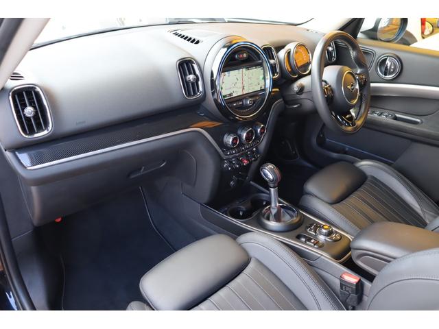 ＭＩＮＩ クーパーＳＤ　クロスオーバー　オール４　ユアーズパッケージ　ＬＥＤライト　ユアーズラウンジレザーシート　純正ＨＤＤナビ地デジＴＶ　ＡＣＣ　ＰＤＣ　コンフォートアクセス　ＥＴＣ　オートトランク　シートヒーター　純正１９インチ　ドライブレコーダ（5枚目）