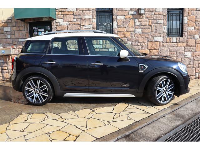 ＭＩＮＩ クーパーＳＤ　クロスオーバー　オール４　ユアーズパッケージ　ＬＥＤライト　ユアーズラウンジレザーシート　純正ＨＤＤナビ地デジＴＶ　ＡＣＣ　ＰＤＣ　コンフォートアクセス　ＥＴＣ　オートトランク　シートヒーター　純正１９インチ　ドライブレコーダ（10枚目）