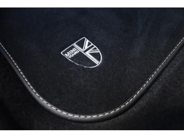 ＭＩＮＩ クーパーＳＤ　クロスオーバー　オール４　ユアーズパッケージ　ＬＥＤライト　ユアーズラウンジレザーシート　純正ＨＤＤナビ地デジＴＶ　ＡＣＣ　ＰＤＣ　コンフォートアクセス　ＥＴＣ　オートトランク　シートヒーター　純正１９インチ　ドライブレコーダ（51枚目）