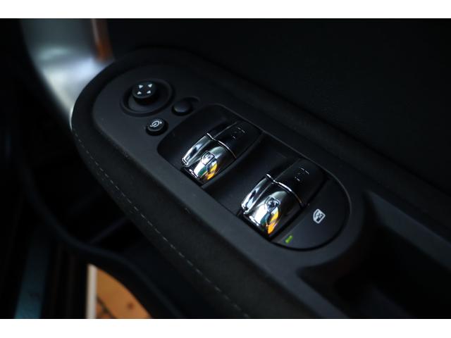 ＭＩＮＩ クーパーＳＤ　クロスオーバー　オール４　ユアーズパッケージ　ＬＥＤライト　ユアーズラウンジレザーシート　純正ＨＤＤナビ地デジＴＶ　ＡＣＣ　ＰＤＣ　コンフォートアクセス　ＥＴＣ　オートトランク　シートヒーター　純正１９インチ　ドライブレコーダ（53枚目）