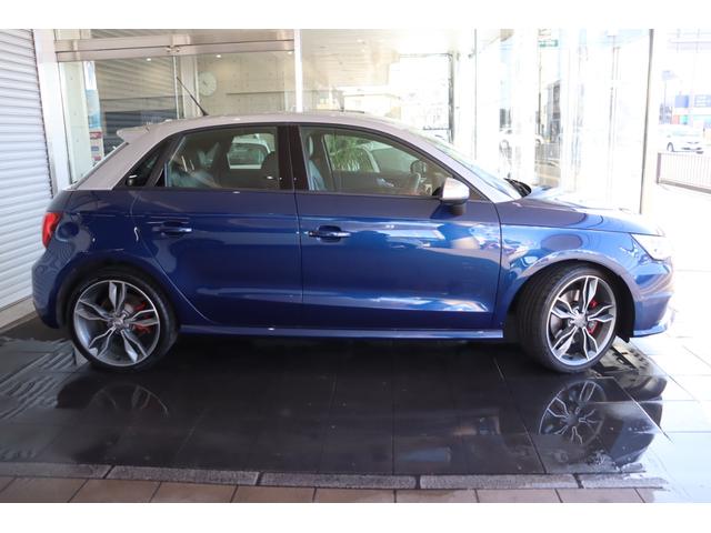 Ｓ１スポーツバック ベースグレード　禁煙車　キセノン　純正ナビ地デジＴＶ　ブラックレザー　シートヒーター　ＢＯＳＥサウンドシステム　クリアランスソナー　ＥＴＣ　マルチファンクションステアリング　コントラストルーフ　キーレス（12枚目）