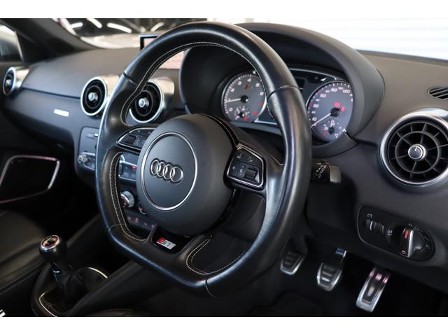 Ｓ１スポーツバック ベースグレード　禁煙車　キセノン　純正ナビ地デジＴＶ　ブラックレザー　シートヒーター　ＢＯＳＥサウンドシステム　クリアランスソナー　ＥＴＣ　マルチファンクションステアリング　コントラストルーフ　キーレス（25枚目）