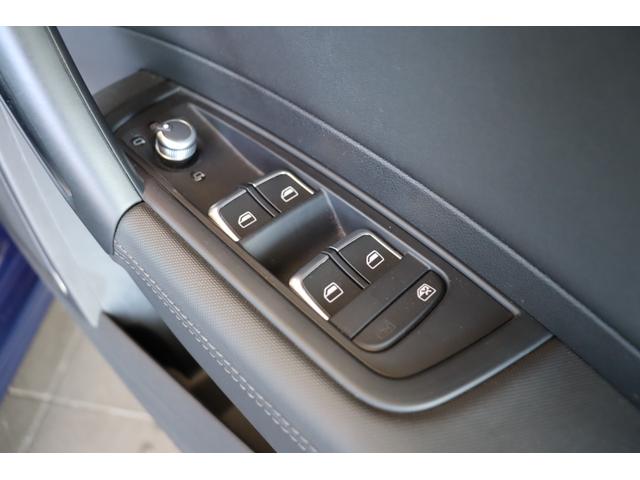 Ｓ１スポーツバック ベースグレード　禁煙車　キセノン　純正ナビ地デジＴＶ　ブラックレザー　シートヒーター　ＢＯＳＥサウンドシステム　クリアランスソナー　ＥＴＣ　マルチファンクションステアリング　コントラストルーフ　キーレス（43枚目）