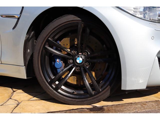 M4 M4クーペ 禁煙 LEDライト 純正HDDナビ地デジTV ブラックレザー アダクティブMサスペンション 純正19インチアルミ PDC バックカメラ クルーズコントロール パドルシフト ETC コンフォートアクセス(10枚目)