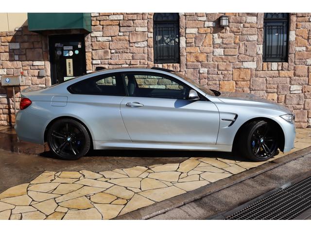 M4 M4クーペ 禁煙 LEDライト 純正HDDナビ地デジTV ブラックレザー アダクティブMサスペンション 純正19インチアルミ PDC バックカメラ クルーズコントロール パドルシフト ETC コンフォートアクセス(12枚目)