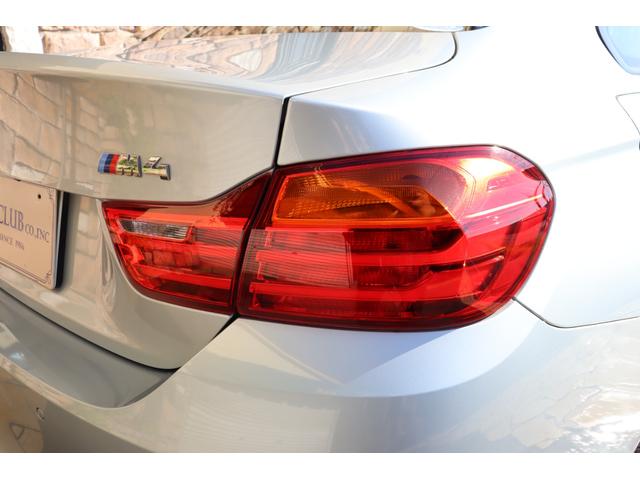 M4 M4クーペ 禁煙 LEDライト 純正HDDナビ地デジTV ブラックレザー アダクティブMサスペンション 純正19インチアルミ PDC バックカメラ クルーズコントロール パドルシフト ETC コンフォートアクセス(51枚目)