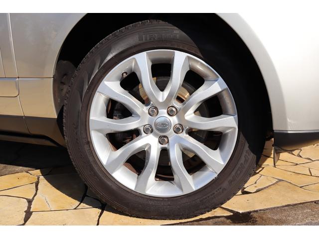 レンジローバー ３．０　Ｖ６　スーパーチャージド　ヴォーグ　禁煙ワンオーナー車　キセノン　ブラウンレザー　パノラマサンルーフ　純正２０インチアルミ　純正ナビ地デジＴＶ　クリアランスソナー　３６０カメラ　電動サイドステップ　ＥＴＣ　ウッドコンビステアリング（8枚目）