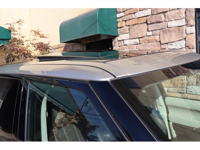 レンジローバー ３．０　Ｖ６　スーパーチャージド　ヴォーグ　禁煙ワンオーナー車　キセノン　ブラウンレザー　パノラマサンルーフ　純正２０インチアルミ　純正ナビ地デジＴＶ　クリアランスソナー　３６０カメラ　電動サイドステップ　ＥＴＣ　ウッドコンビステアリング（9枚目）