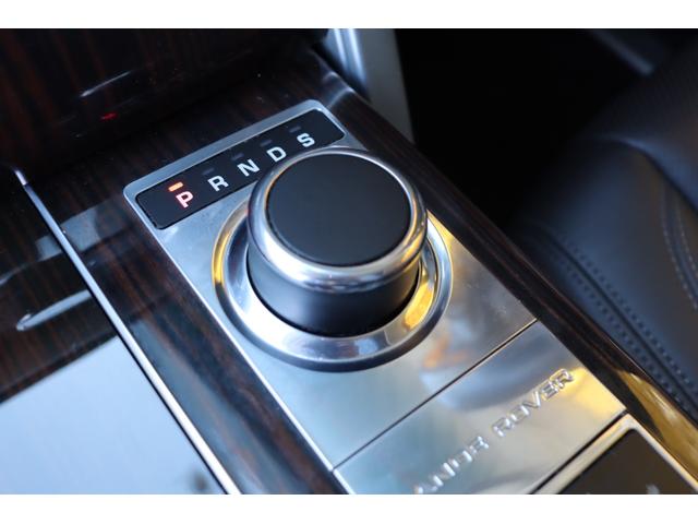 レンジローバー ３．０　Ｖ６　スーパーチャージド　ヴォーグ　禁煙ワンオーナー車　キセノン　ブラウンレザー　パノラマサンルーフ　純正２０インチアルミ　純正ナビ地デジＴＶ　クリアランスソナー　３６０カメラ　電動サイドステップ　ＥＴＣ　ウッドコンビステアリング（15枚目）