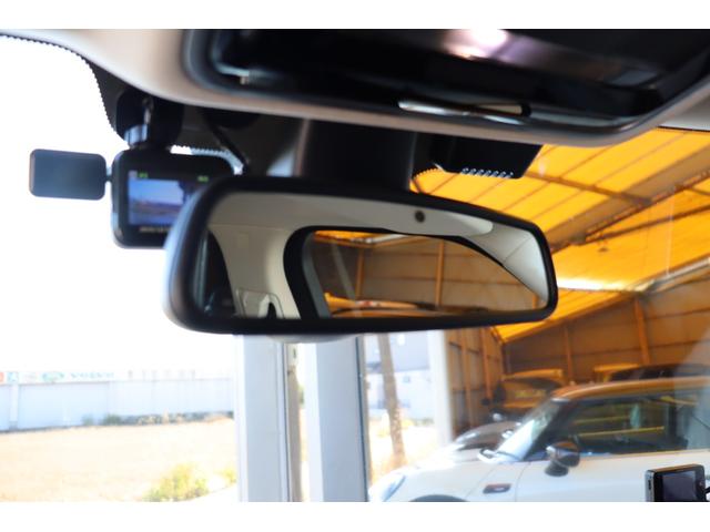 レンジローバー ３．０　Ｖ６　スーパーチャージド　ヴォーグ　禁煙ワンオーナー車　キセノン　ブラウンレザー　パノラマサンルーフ　純正２０インチアルミ　純正ナビ地デジＴＶ　クリアランスソナー　３６０カメラ　電動サイドステップ　ＥＴＣ　ウッドコンビステアリング（32枚目）